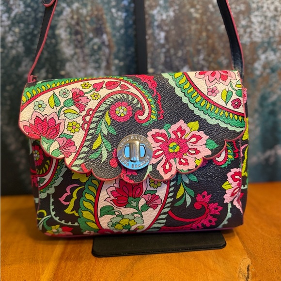 Vera Bradley 2014 Scalloped Hipster in Petal Paisley-
RETIRED PATTERN - Picture 3 of 16